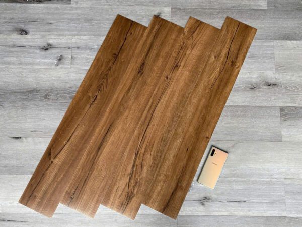 Sàn nhựa tự dán QNT